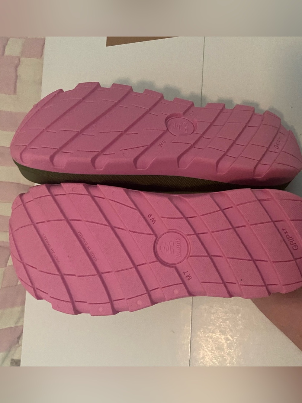 Kamik NovaXCG Olive Green Slip-On Clogs with Pink Soles- NWT - Picture 4 of 6